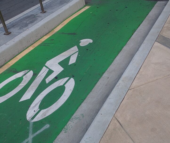 Protect Yourself! Separated Bike Lanes Means Safer Streets, Study Says