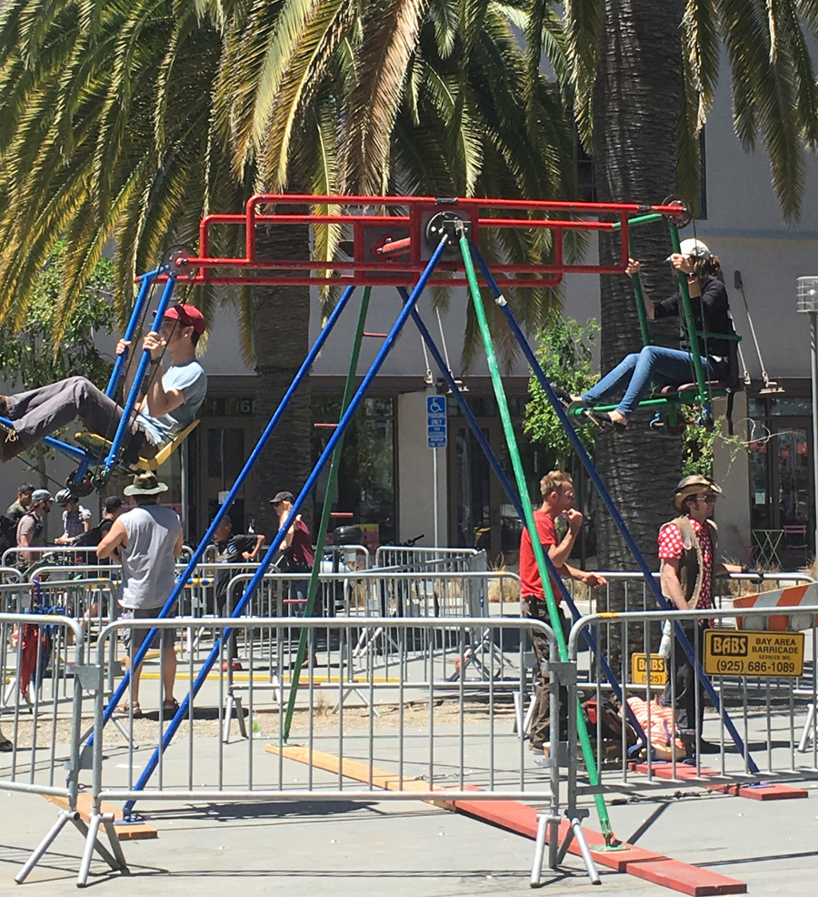 Cyclecide Rodeo brought their pedal-powered ferris wheel. Photo: Melanie Curry/Streetsblog
