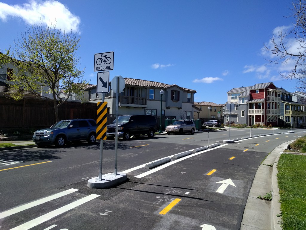 Eyes on the Street: Alameda Island’s Short but Awesome Protected Bike Lane