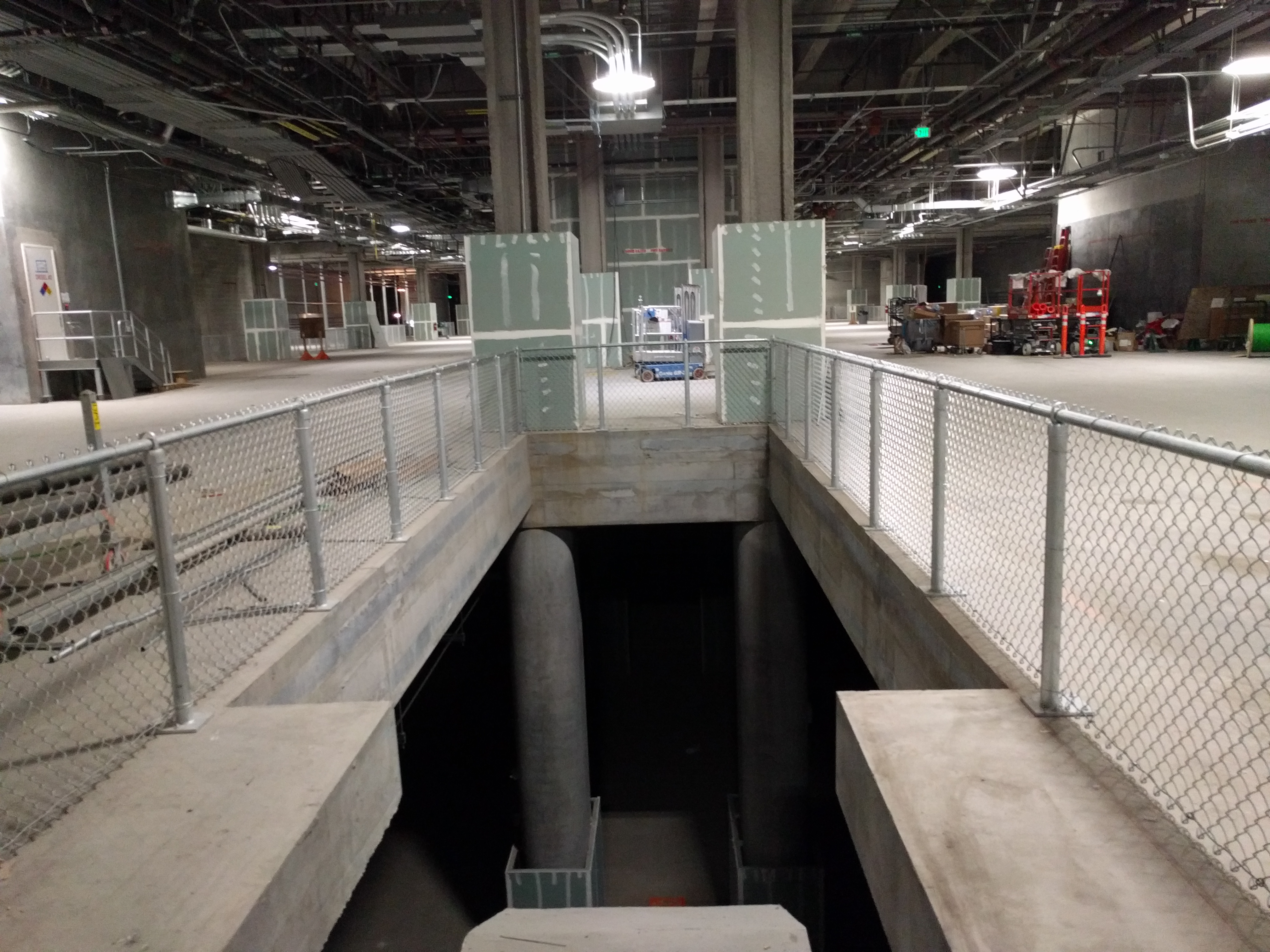 Location of future escalators down to the platforms to catch Caltrain and High-speed rail