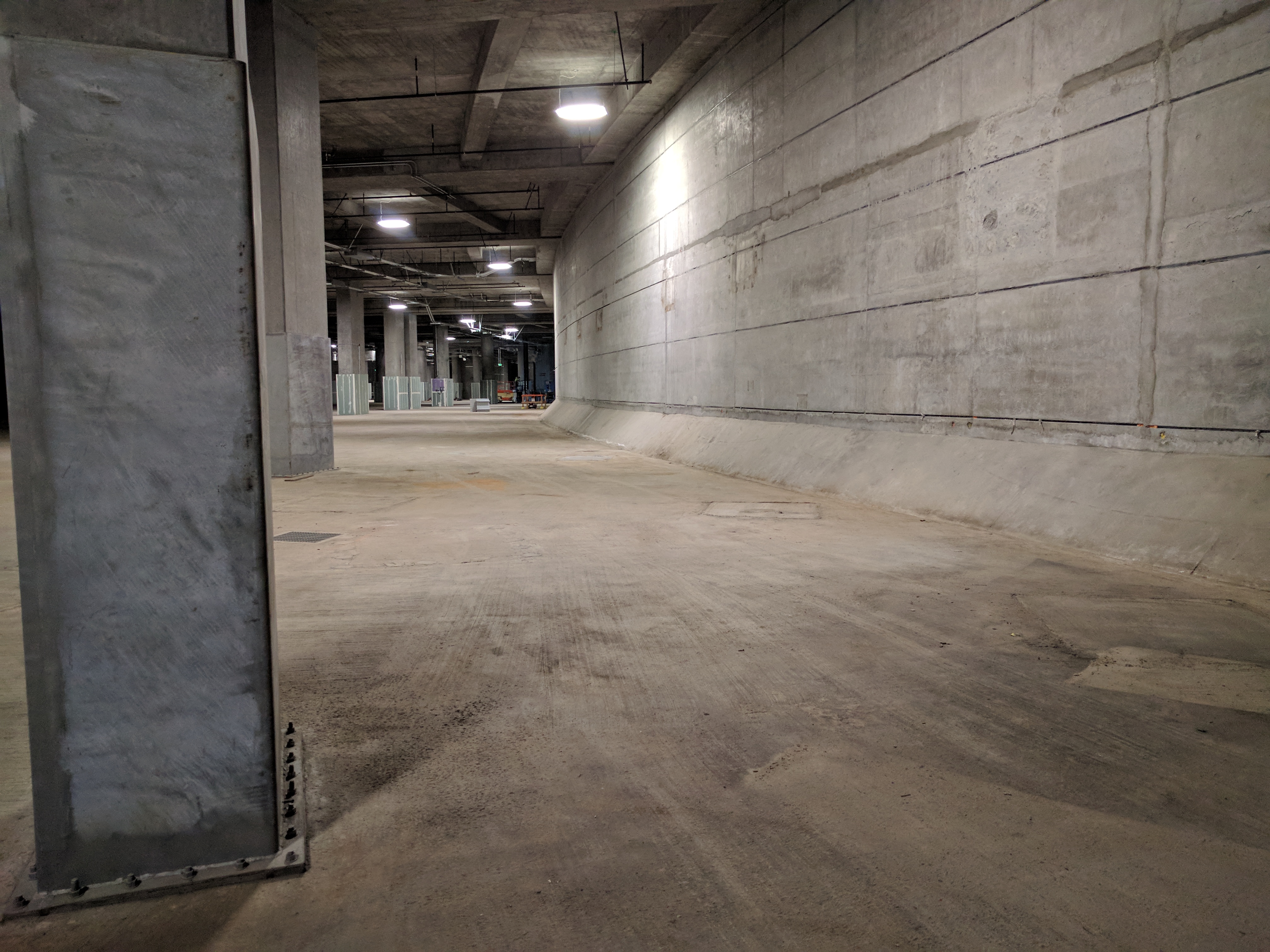 The turn from the platforms to where the DTX will start. This is the slot for one track of six