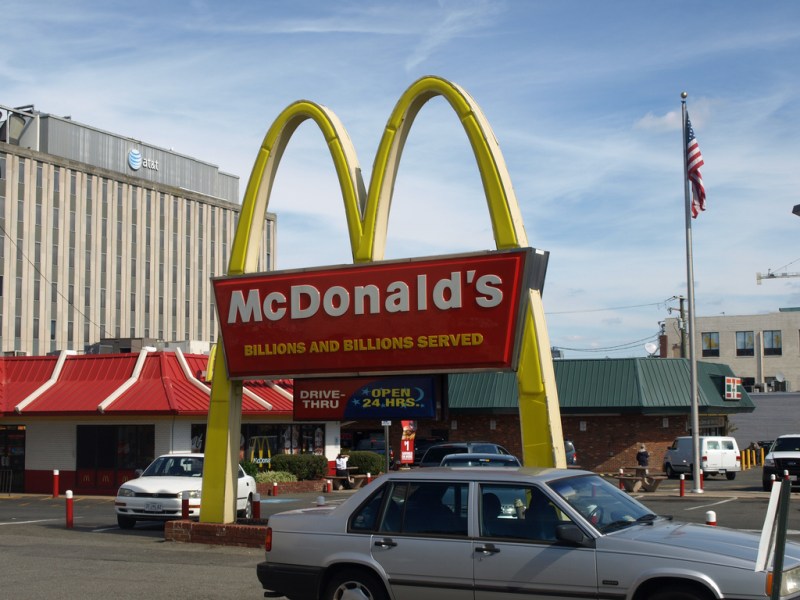 Study: Discount Stores, Eateries Pose High Risk to Pedestrians