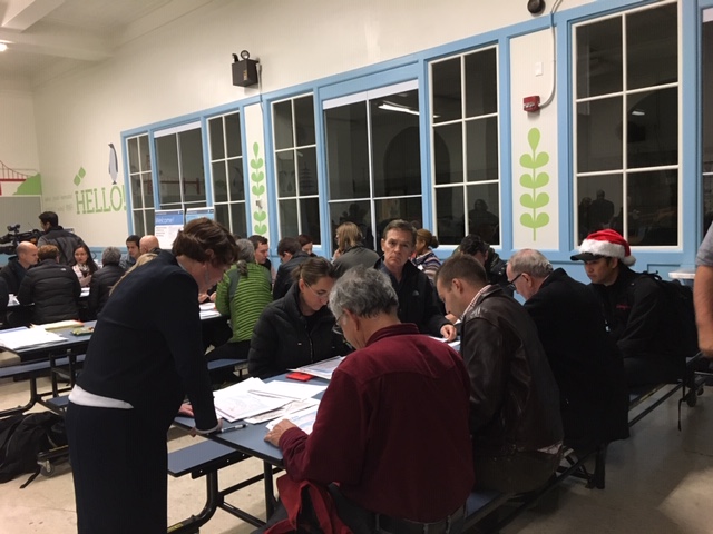 Local residents met SFMTA planners at Marina Middle School cafeteria to hear about the extension plans and give input. Photo: Adrienne Heim