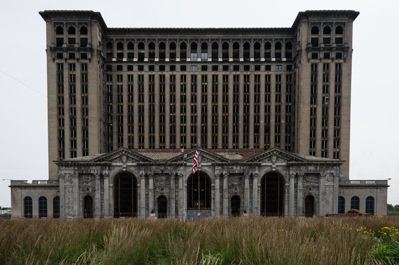 Amtrak Hopes to Link Chicago and Detroit to Toronto