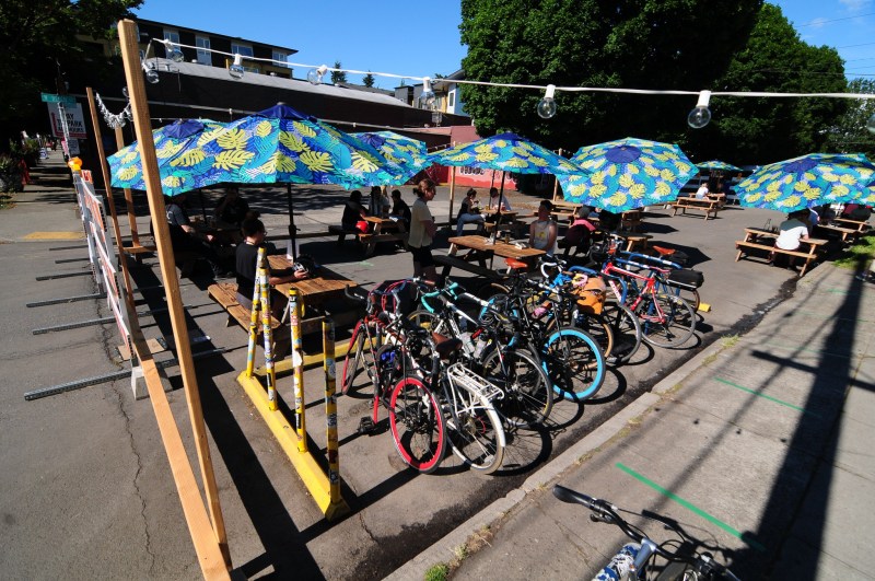 Portlanders Celebrate — And Question — New Outdoor Cafes