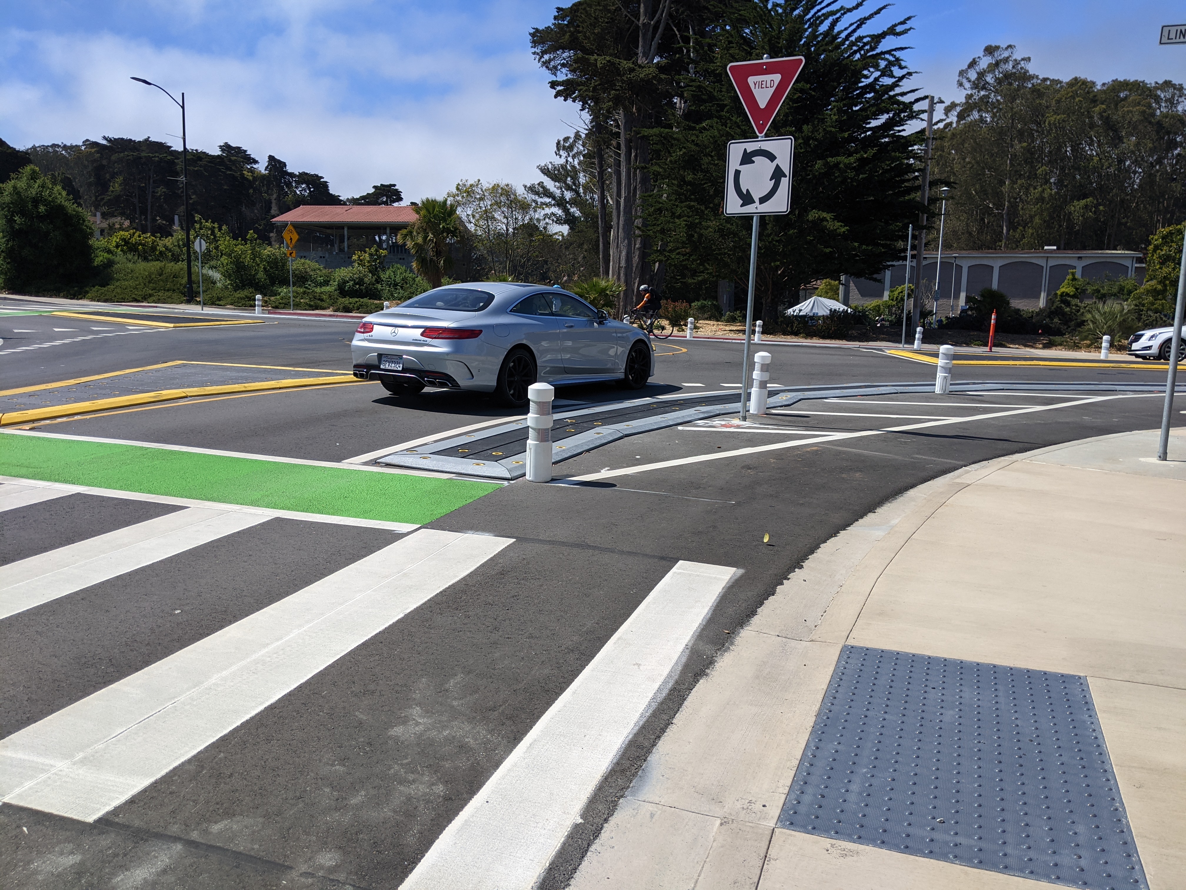 K-71 vertical posts were added to the roundabout