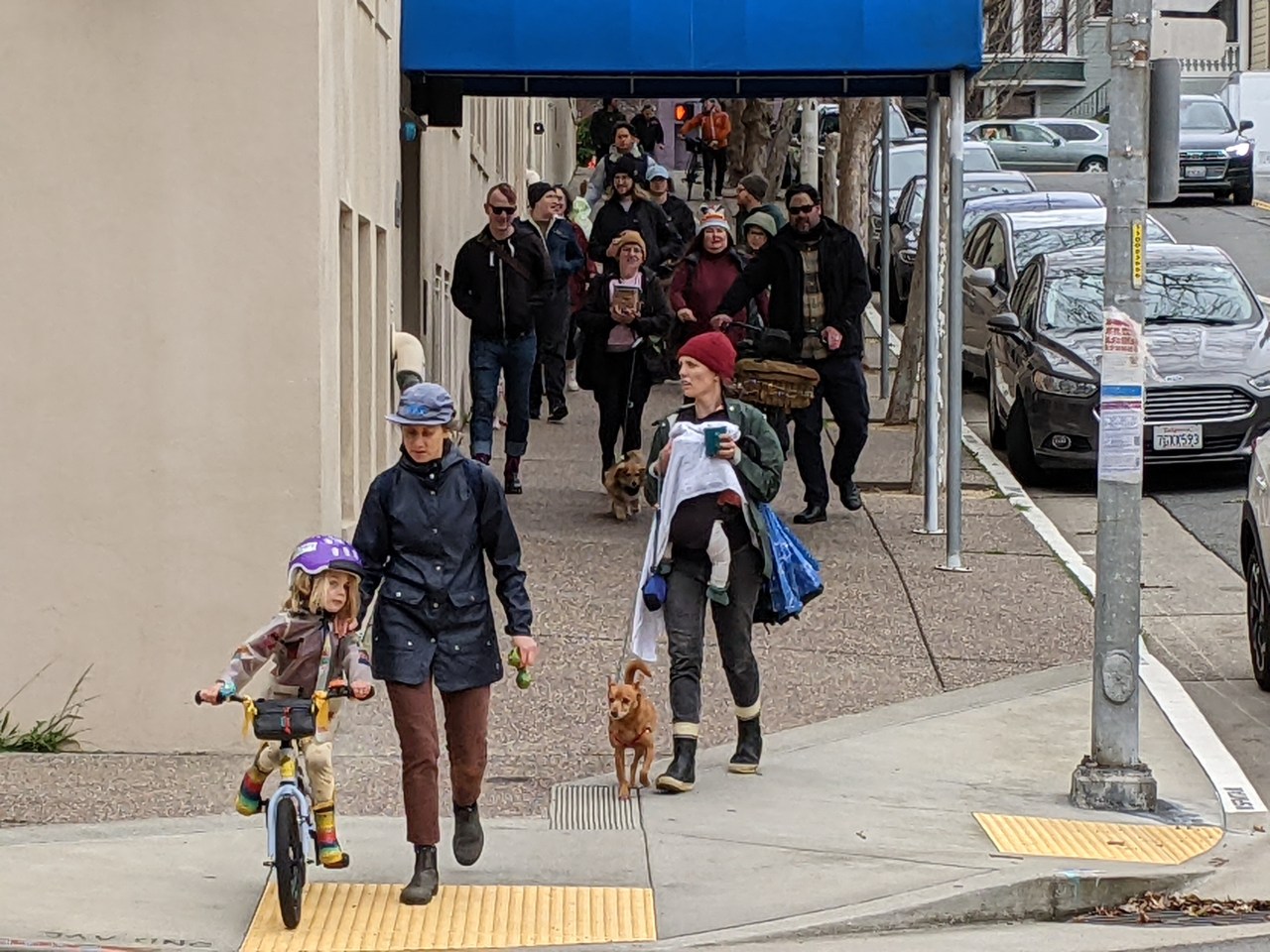 Families and advocates at the start of the afternoon walk on Slow Lake. Photo: Streetsblog/Rudick