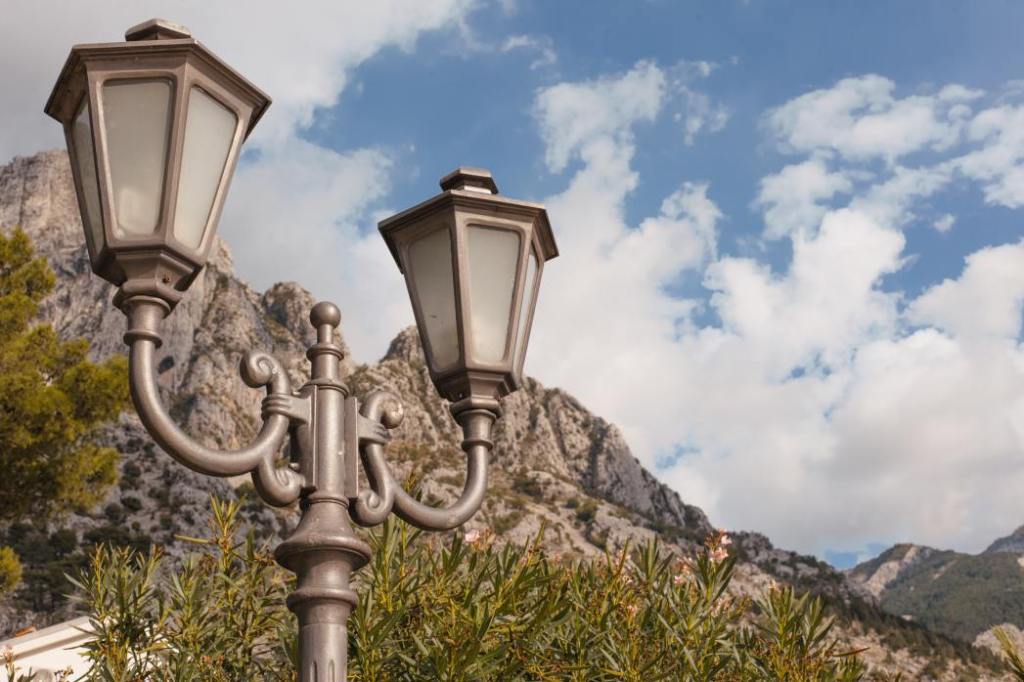 Colorado Program Fixes Broken Streetlights