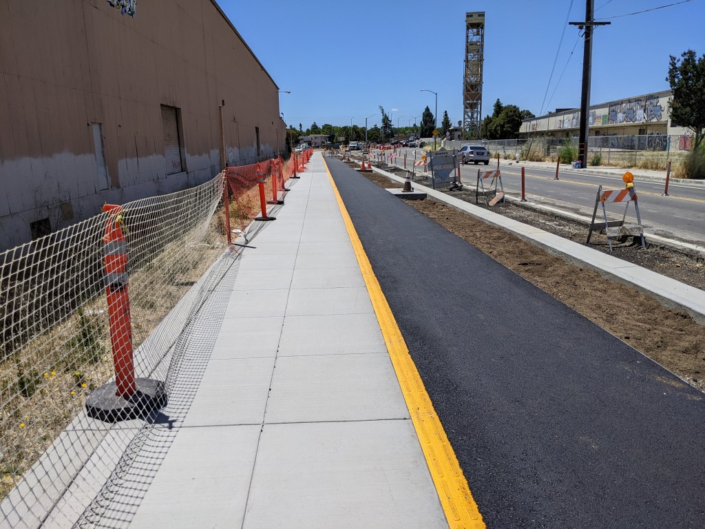 OMG Update: Fruitvale Ave Has a Gold-Standard Bike Lane!