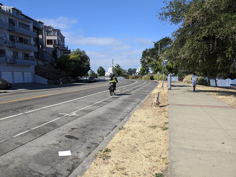 Oakland DOT Releases Lakeshore Ave. Protected Bike Lane Plans