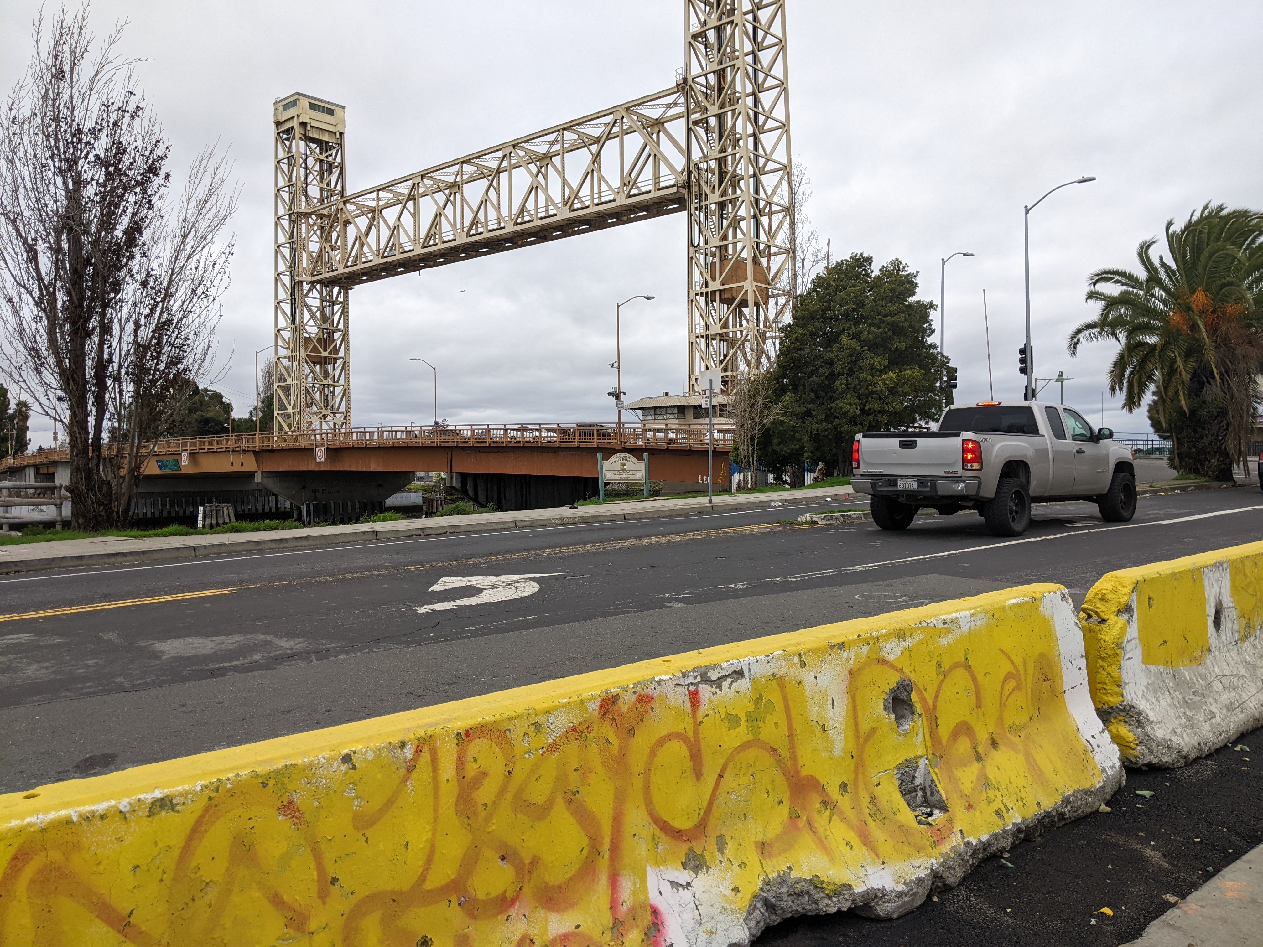 Fruitvale Ave's new bike lanes: Both sides now!