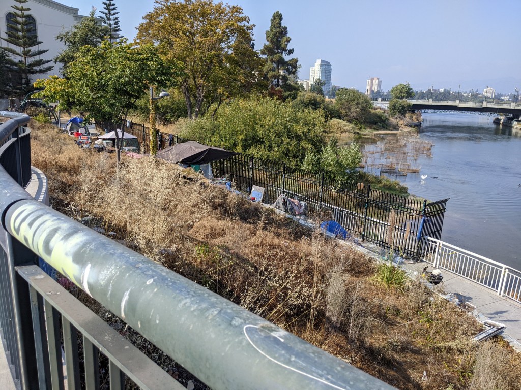 Oakland Holds Bike Safety Hostage to Peralta Park Fencing Project