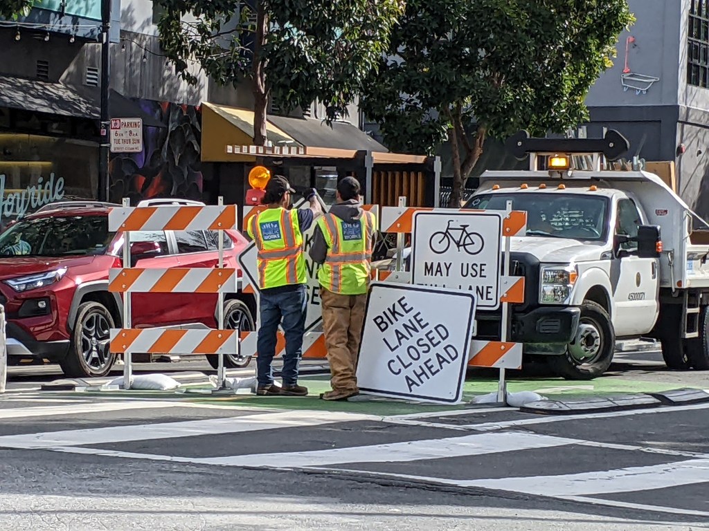 SFMTA Installing Curbside Protected Bike Lanes on Valencia from 15th to 23rd