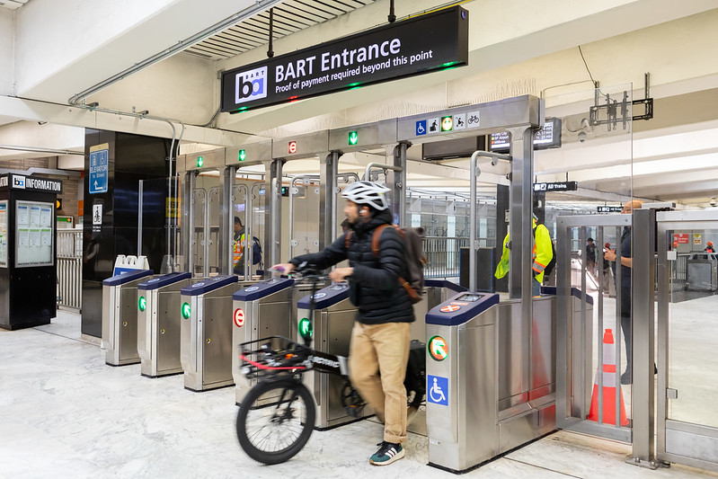 Weekend Roundup: BART Fare Gates, Oakland Bay Bridge Bikes…