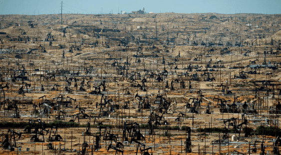 Last Minute Bill Would Allow Thousands of New Oil Wells Annually in Kern County