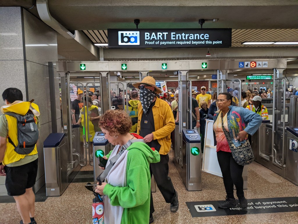 BART, Muni, and Safe Streets Advocates Helped ‘No Kings’ Rallies Succeed